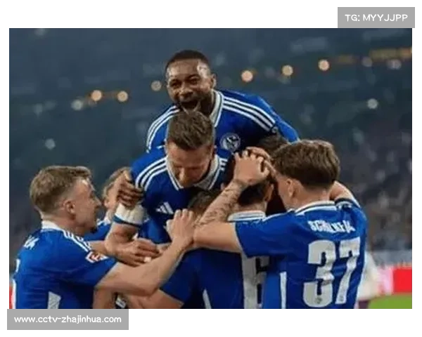 科隆4比1大胜九人汉堡 裁判多次判罚引发赛后热议